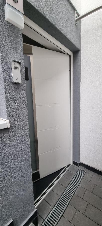 Apartmán New Modern Selfcheckin Publicfreeparking Highspeed Wifi Kingsizebed Baden-Baden Exteriér fotografie